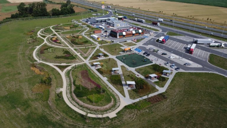 mop mała holandia przy trasie dk s7